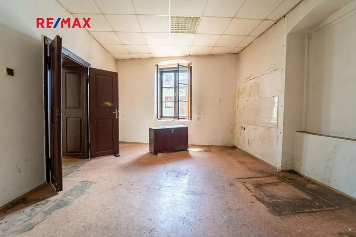 Prodej rodinného domu, Týnec nad Labem, Masarykovo náměstí, 142 m2