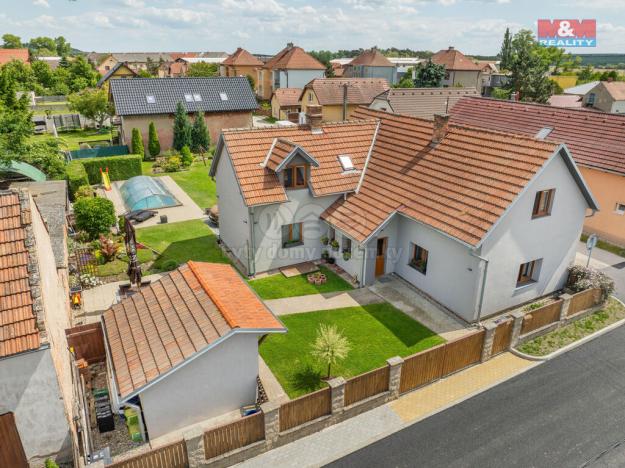 Prodej rodinného domu, Čečelice, Hřbitovní, 180 m2