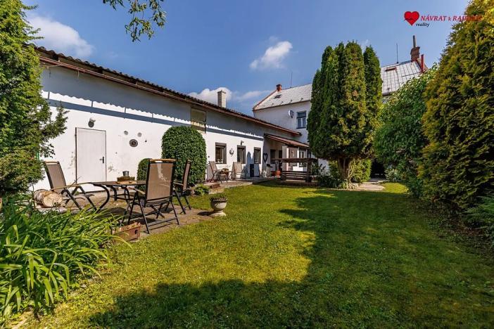 Prodej rodinného domu, Cholina, 333 m2