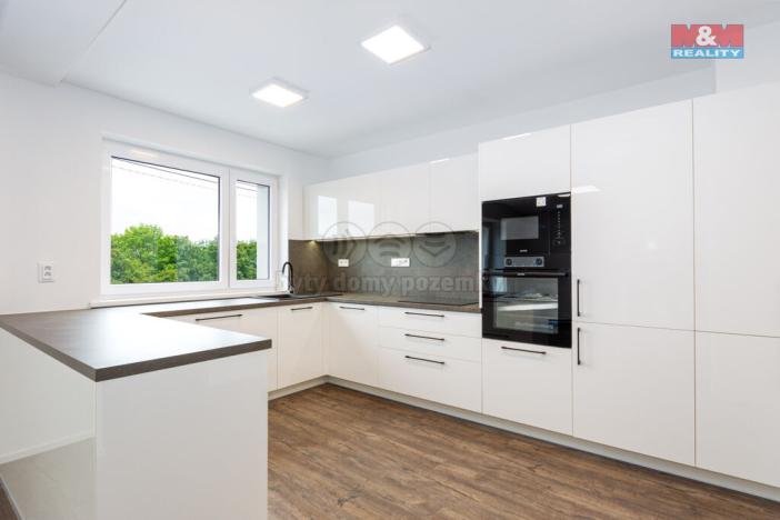 Prodej rodinného domu, Hrabyně, 188 m2