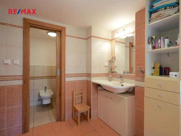 Prodej rodinného domu, Lomnice, 298 m2