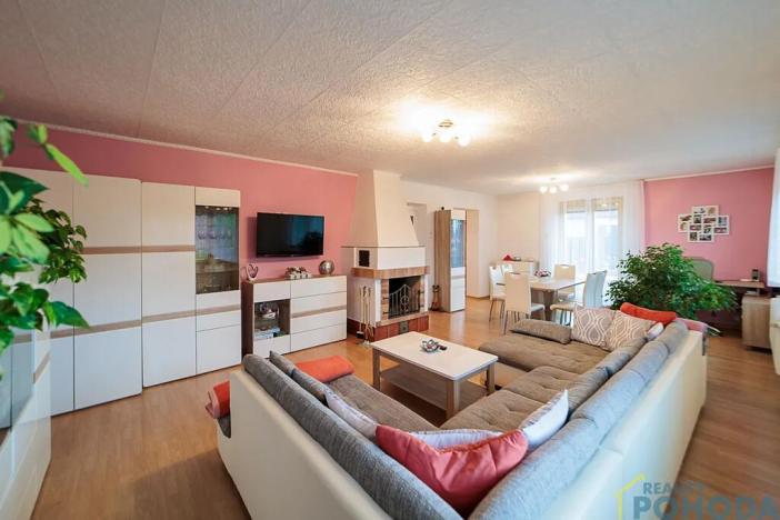 Prodej rodinného domu, Klešice, 365 m2