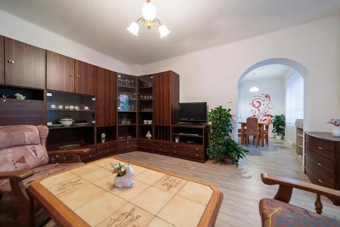 Prodej rodinného domu, Klešice, 365 m2