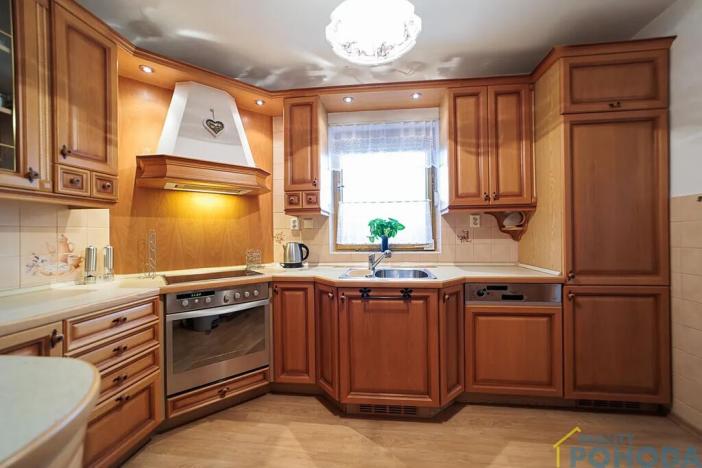 Prodej rodinného domu, Klešice, 365 m2