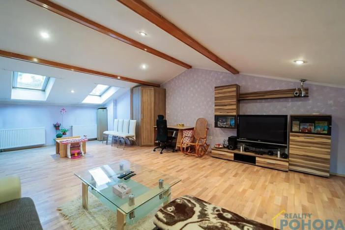 Prodej rodinného domu, Klešice, 365 m2