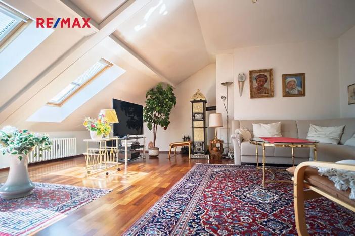 Prodej bytu 3+1, Karlovy Vary, Raisova, 110 m2