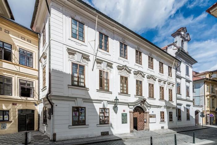 Pronájem kanceláře, Praha - Staré Město, Husova, 168 m2