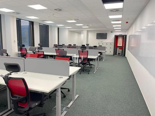 Pronájem kanceláře, Praha - Karlín, Sokolovská, 289 m2