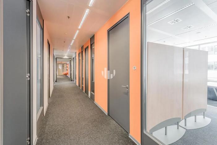 Pronájem kanceláře, Praha - Nusle, Na hřebenech II, 601 m2