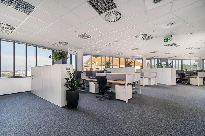 Pronájem kanceláře, Praha - Libeň, Českomoravská, 890 m2