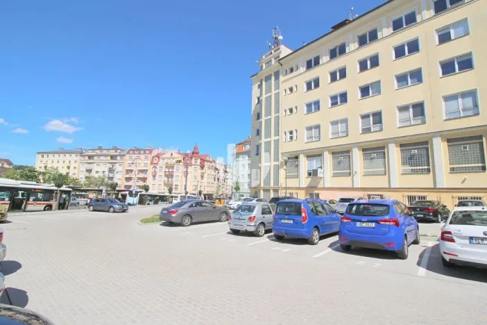 Pronájem kanceláře, Karlovy Vary, Jugoslávská, 612 m2