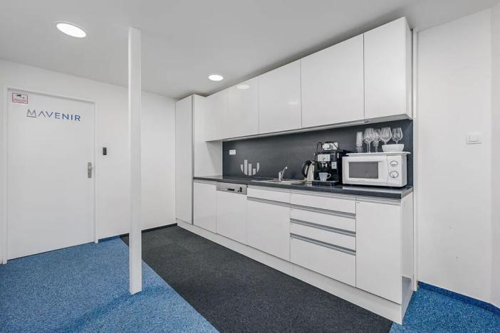 Pronájem kanceláře, Praha - Veleslavín, Na okraji, 985 m2