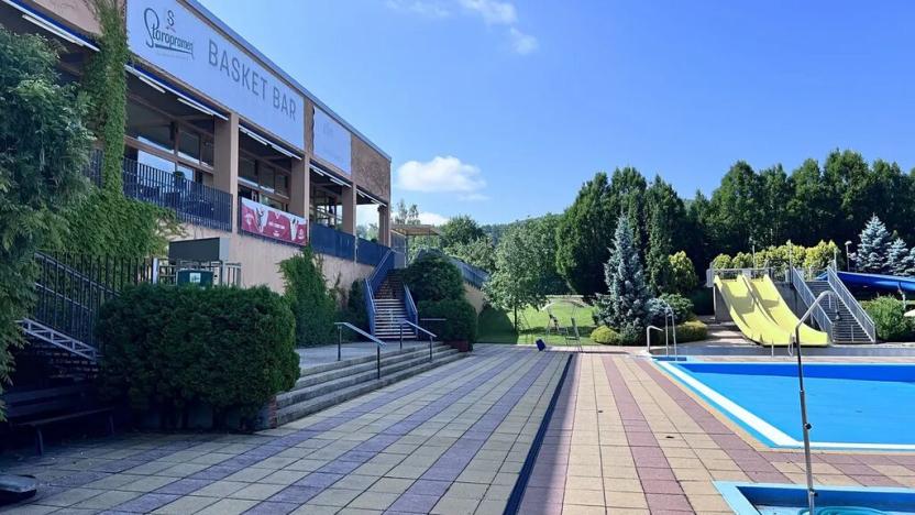 Pronájem restaurace, Zlín, Dukelská, 848 m2