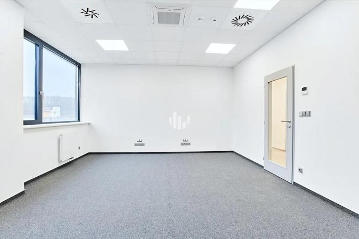 Pronájem obchodního prostoru, Praha - Vysočany, Poděbradská, 192 m2