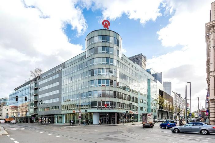 Pronájem kanceláře, Praha - Smíchov, Radlická, 379 m2