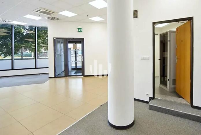 Pronájem obchodního prostoru, Brno, Orlí, 192 m2