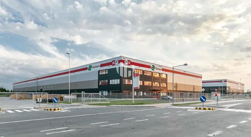 Pronájem obchodního prostoru, Praha - Horní Počernice, Sezemická, 132 m2