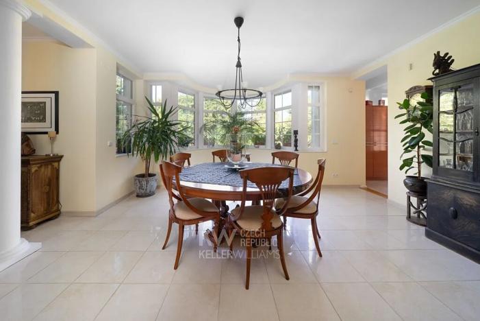 Prodej rodinného domu, Horoměřice, Za Špejcharem, 458 m2