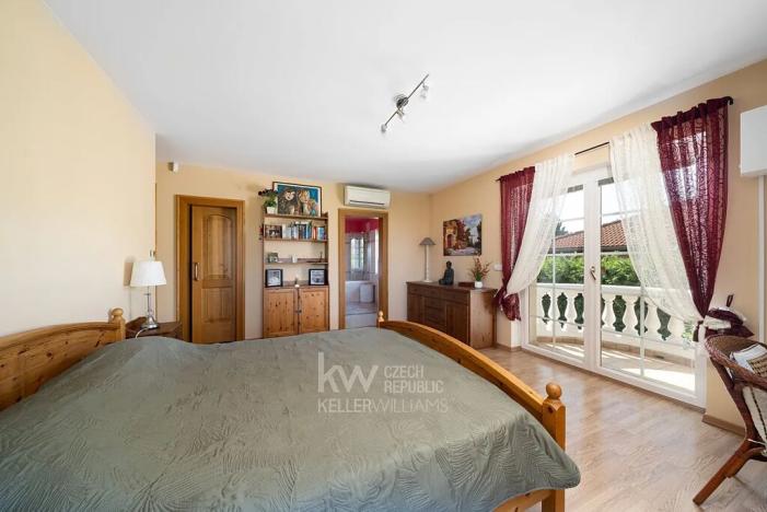 Prodej rodinného domu, Horoměřice, Za Špejcharem, 458 m2