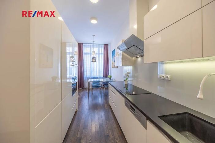 Prodej bytu 2+kk, Praha - Staré Město, Křižovnická, 71 m2