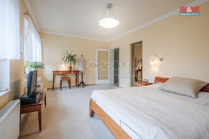 Prodej rodinného domu, Týnec nad Labem - Vinařice, 300 m2