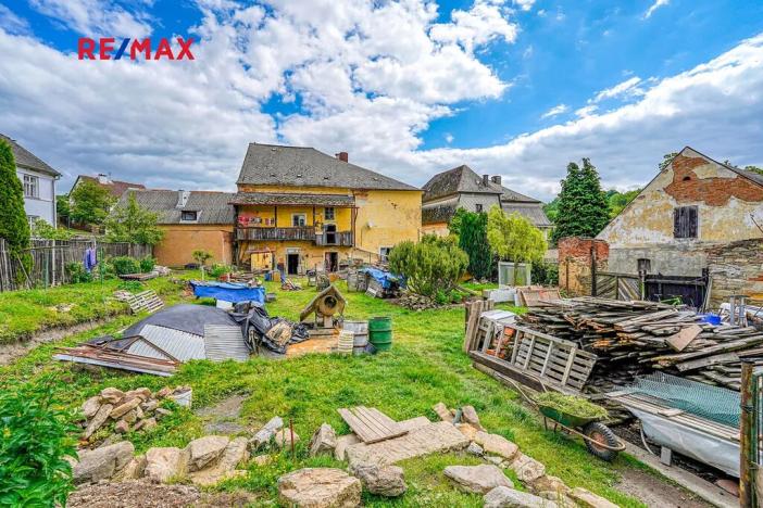 Prodej vícegeneračního domu, Úterý, 677 m2