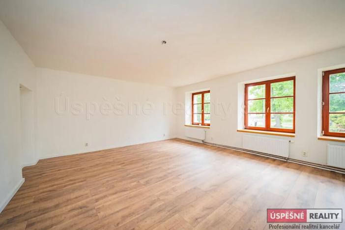 Prodej rodinného domu, Chožov, 737 m2