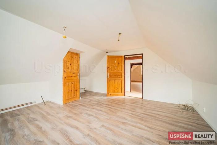 Prodej rodinného domu, Chožov, 737 m2