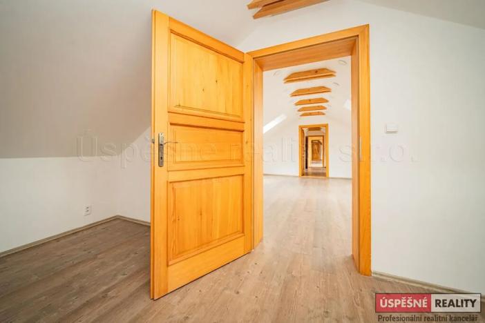 Prodej rodinného domu, Chožov, 737 m2