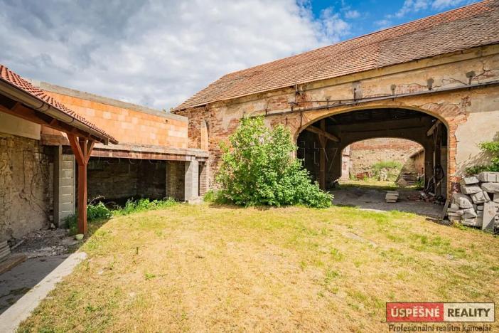 Prodej rodinného domu, Chožov, 737 m2