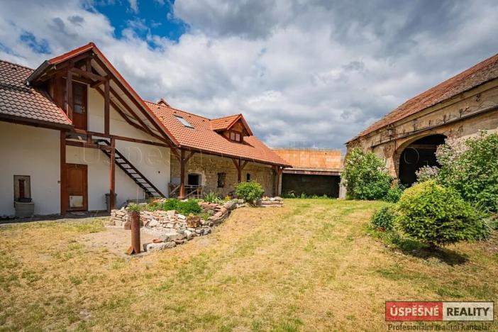 Prodej rodinného domu, Chožov, 737 m2