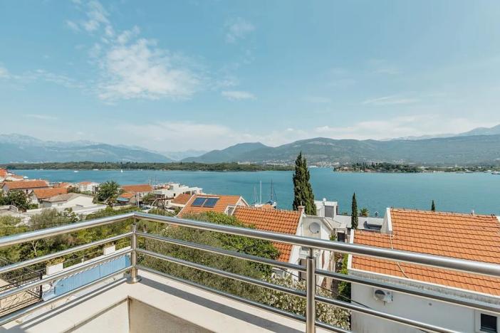 Prodej bytu 3+kk, Tivat, Černá Hora, 64 m2