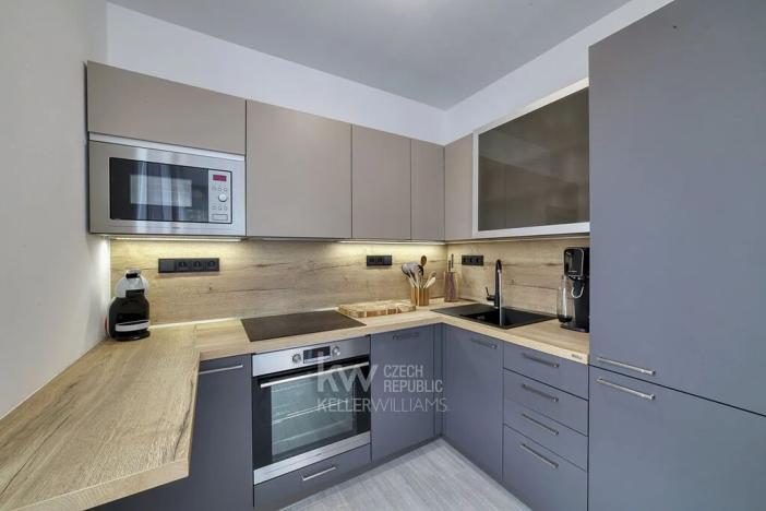 Prodej bytu 2+kk, Cheb, Na Nivách, 42 m2