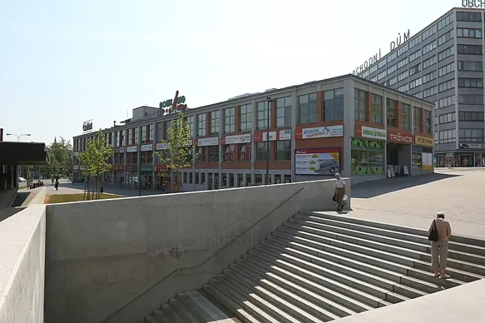 Pronájem obchodního prostoru, Zlín, náměstí Práce, 46 m2