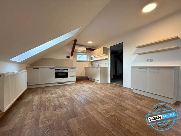 Pronájem bytu 2+kk, Opava, Vodárenská, 105 m2
