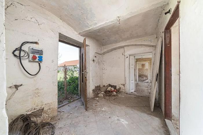 Prodej obchodního prostoru, Chrášťany, 105 m2