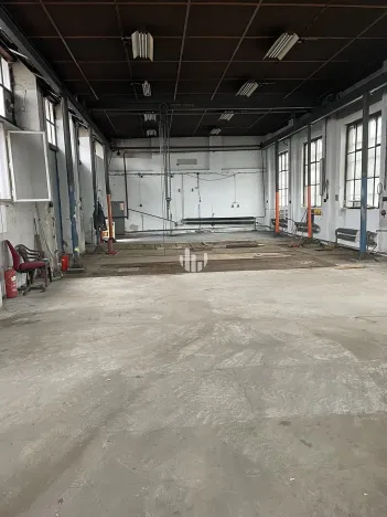 Pronájem skladu, Plzeň, Libušínská, 5000 m2
