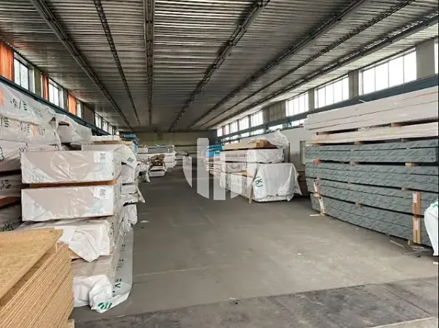 Pronájem skladu, Plzeň, Libušínská, 5000 m2