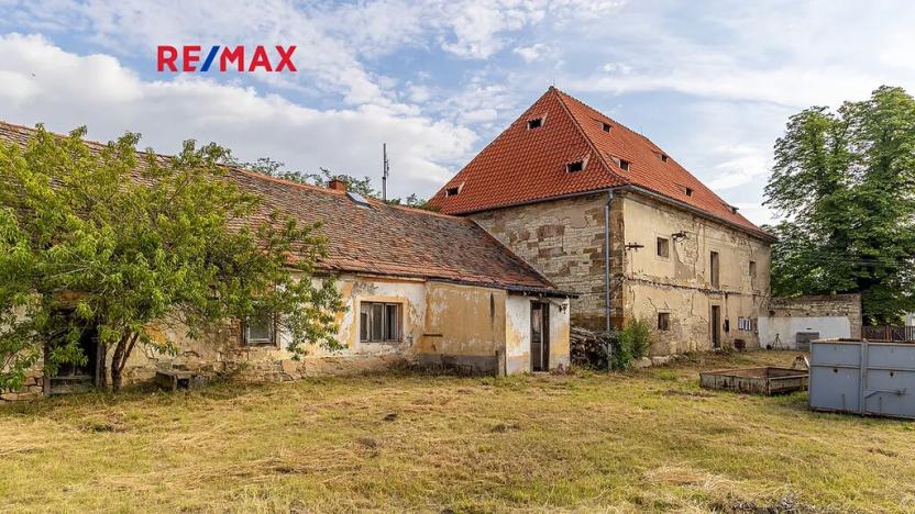 Prodej zemědělské usedlosti, Počedělice, 2500 m2