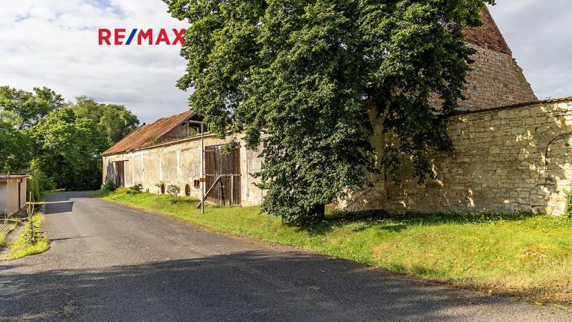 Prodej zemědělské usedlosti, Počedělice, 2500 m2