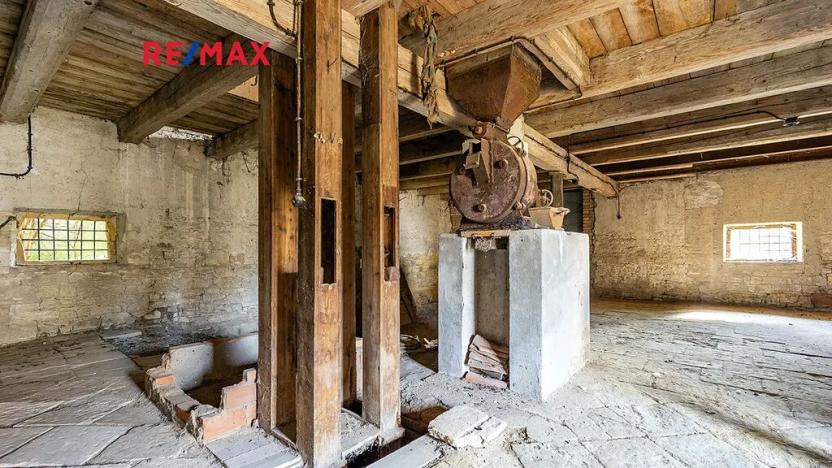 Prodej zemědělské usedlosti, Počedělice, 2500 m2