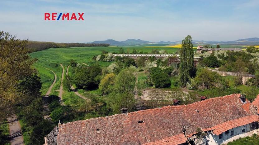 Prodej zemědělské usedlosti, Počedělice, 2500 m2