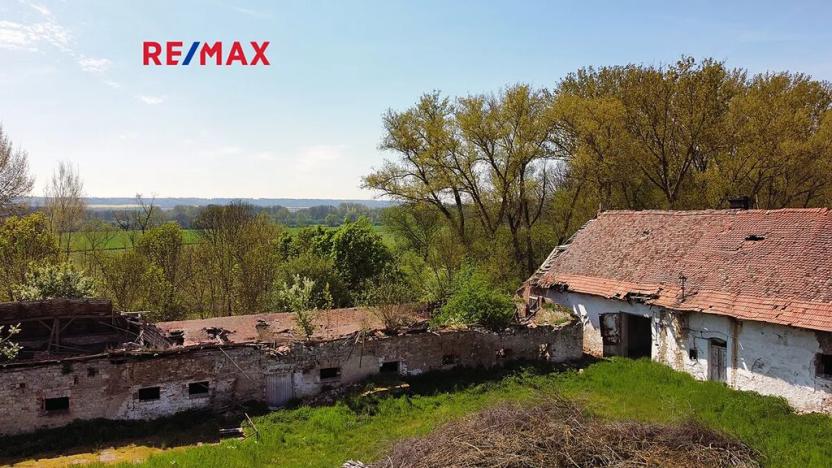 Prodej zemědělského objektu, Počedělice, 2500 m2