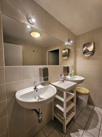 Pronájem kanceláře, Praha - Veleslavín, Na okraji, 985 m2