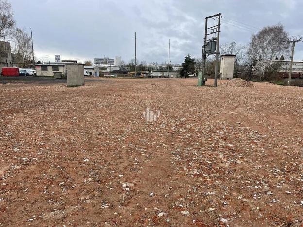 Pronájem skladu, Plzeň, Libušínská, 8000 m2