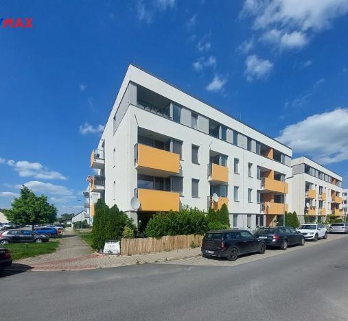 Pronájem bytu 1+kk, Velký Osek, U hřiště, 34 m2