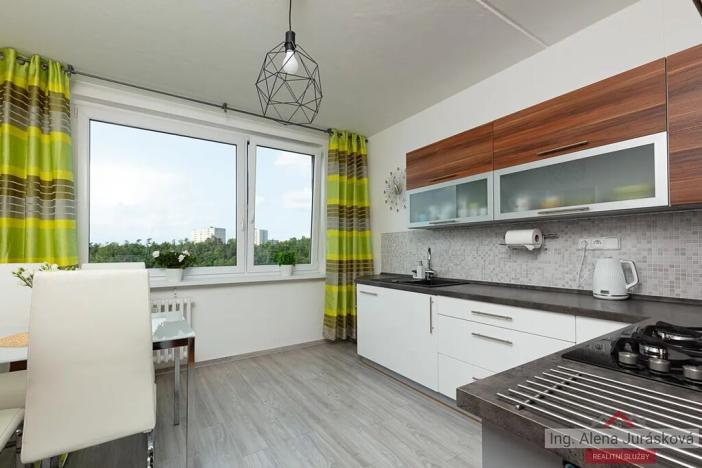Prodej bytu 3+1, Praha - Modřany, Urbánkova, 78 m2