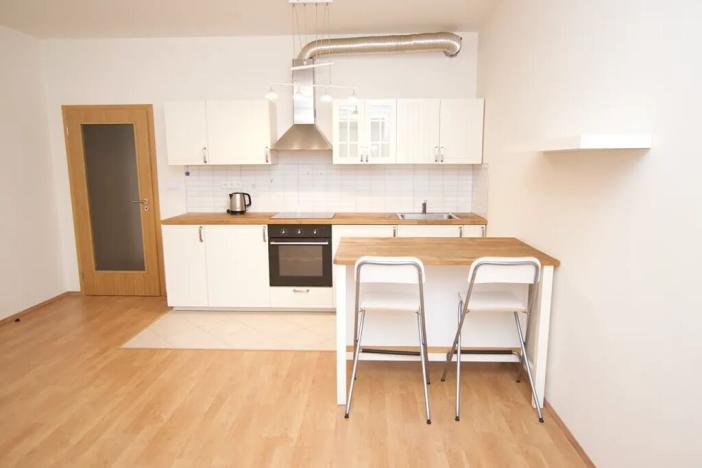 Pronájem bytu 1+kk, Praha - Horní Měcholupy, Mantovská, 40 m2