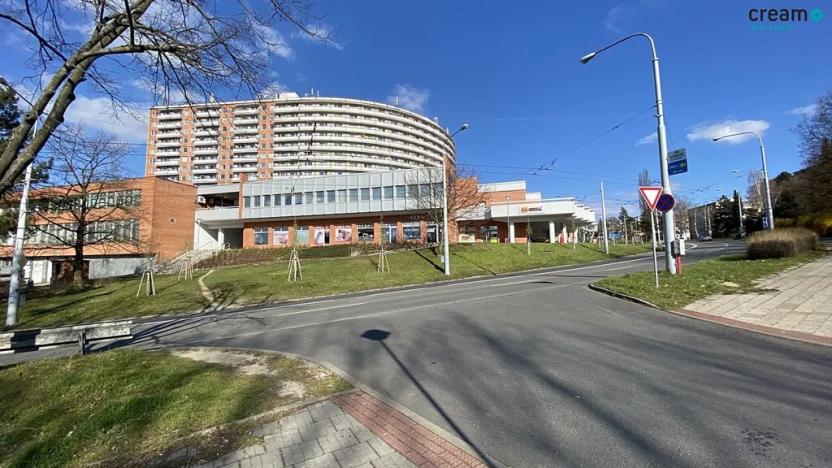 Pronájem obchodního prostoru, Zlín, Okružní, 90 m2