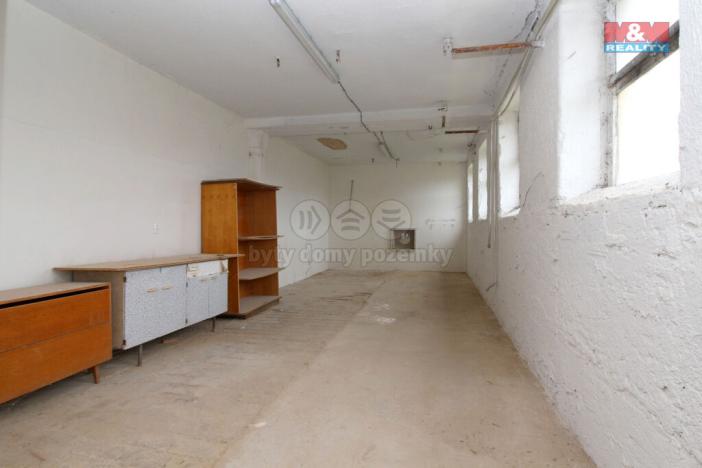 Pronájem skladu, Kratonohy, 3652 m2